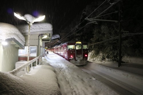 大雪の中津幡駅　2018.2.7