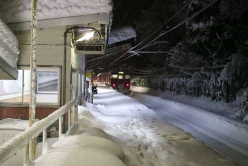 大雪の中津幡駅　2018.2.7